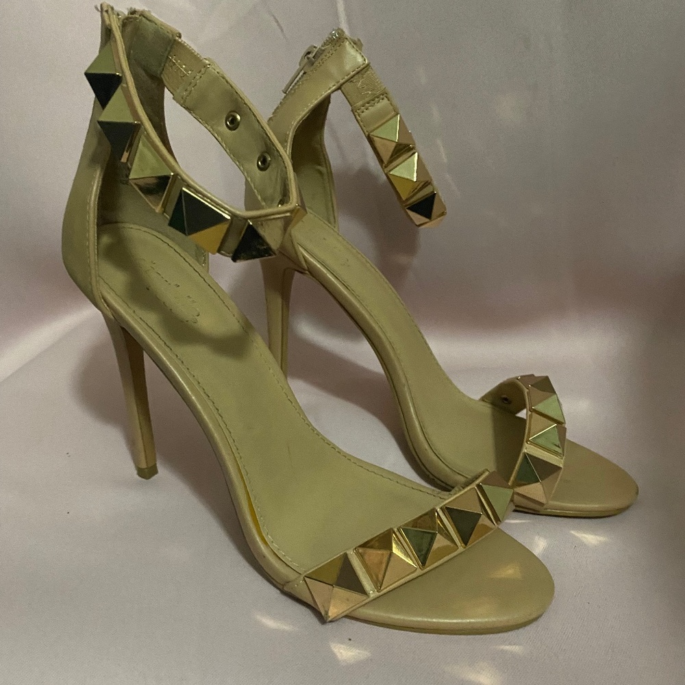 Golden Goddess: open toed ankle strap heels with zipper - Picture 1 of 3